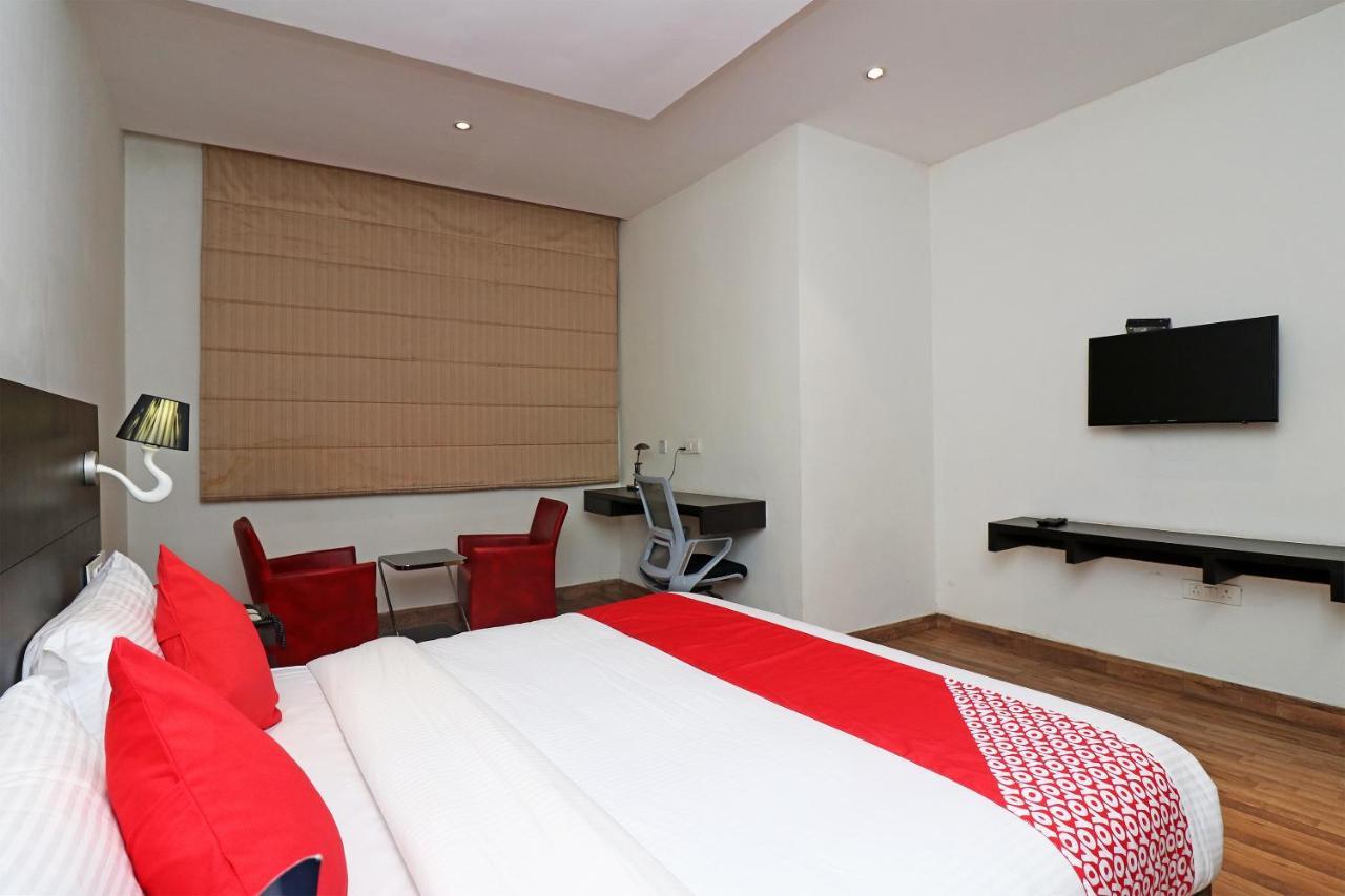 Capital O 19296 Joy Inn & Suites Bhiwadi Екстериор снимка