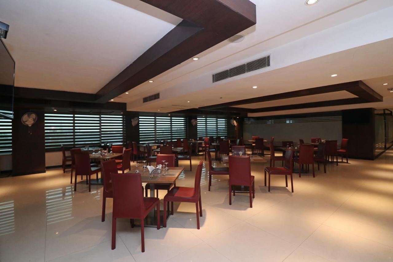 Capital O 19296 Joy Inn & Suites Bhiwadi Екстериор снимка