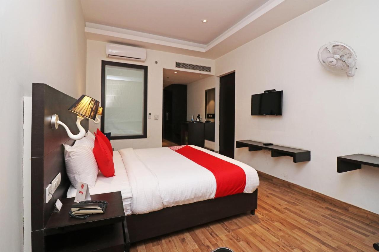 Capital O 19296 Joy Inn & Suites Bhiwadi Екстериор снимка