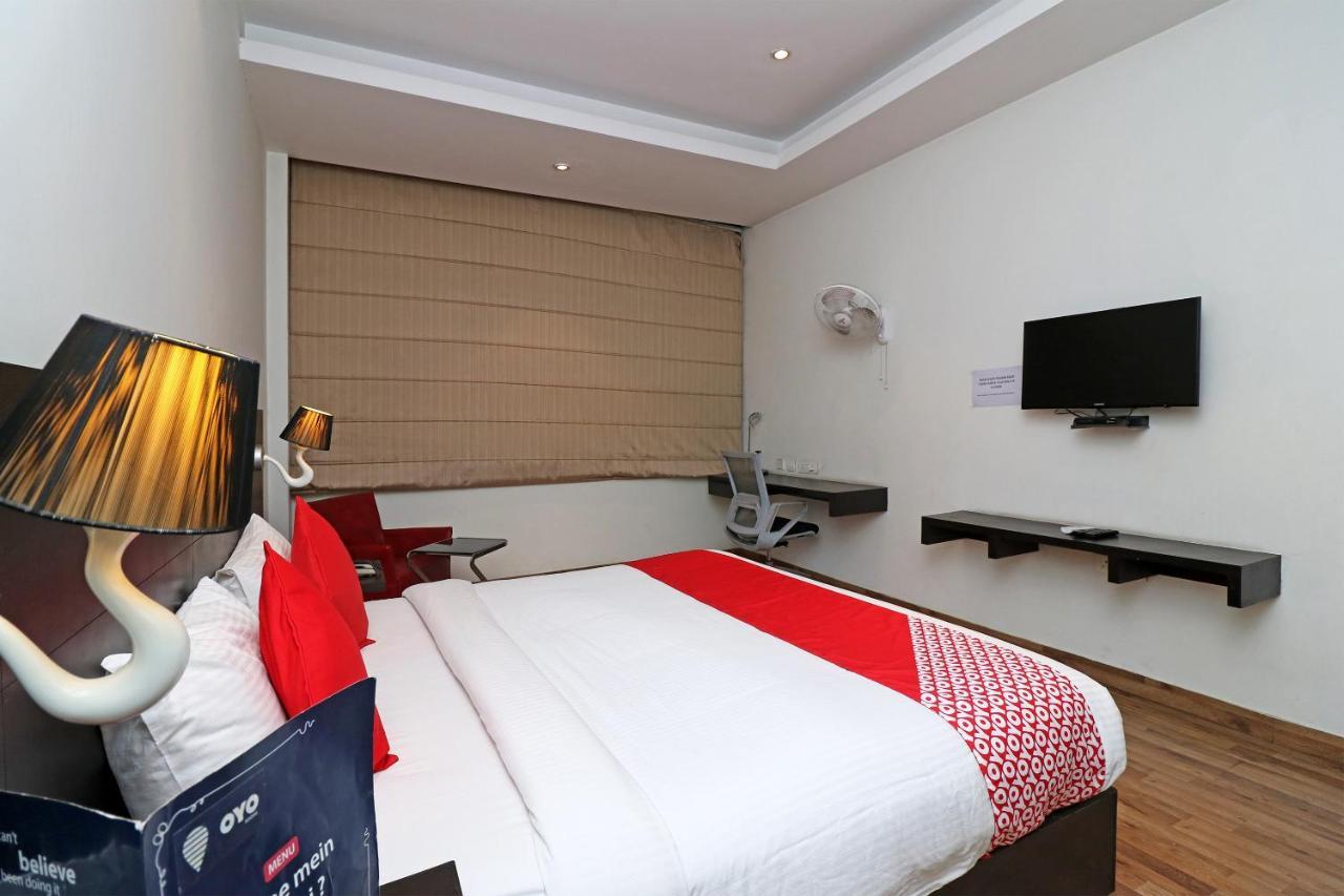 Capital O 19296 Joy Inn & Suites Bhiwadi Екстериор снимка