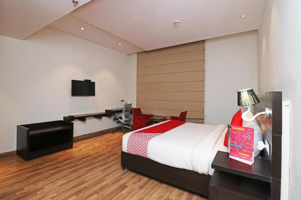 Capital O 19296 Joy Inn & Suites Bhiwadi Екстериор снимка